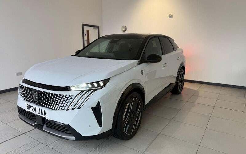 Used Peugeot e-3008 GTi 156 kW (213 HP) 2025 SUV