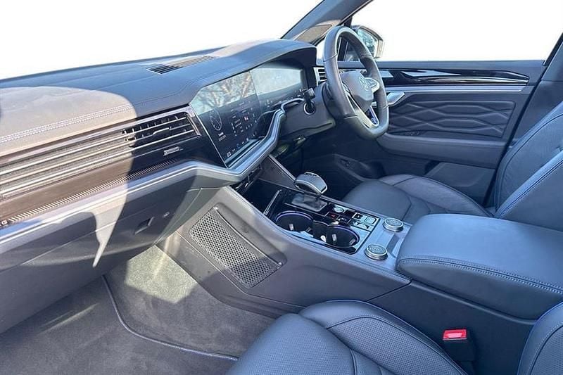 Used VW Touareg R 462 HP (339 kW) 2025 Blue SUV