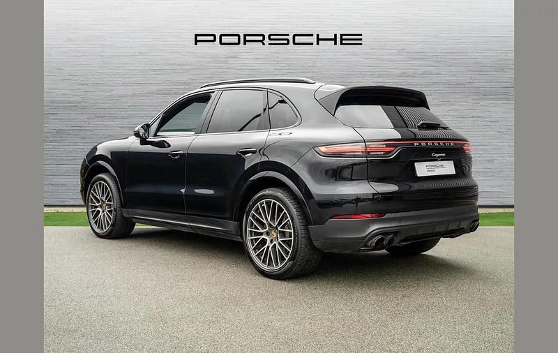 Used Porsche Cayenne 334 HP (245 kW) 2022 Black SUV