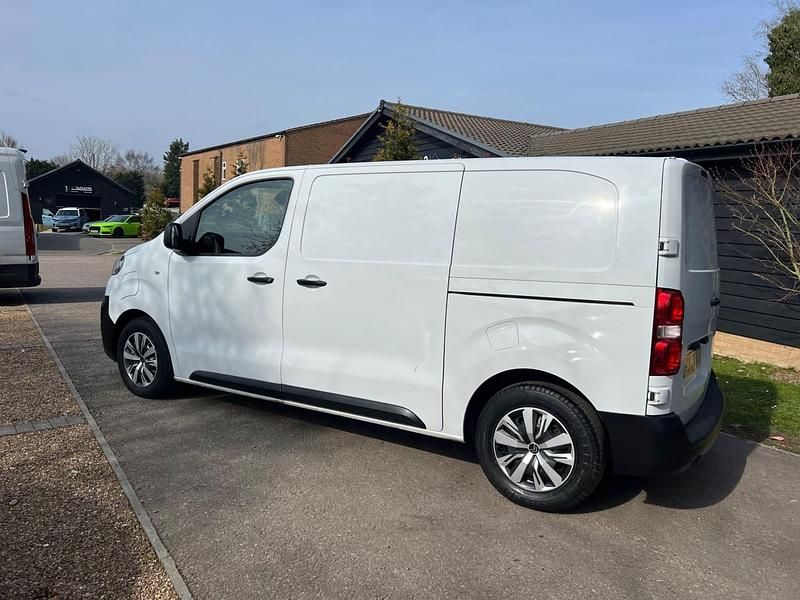 Used Citroën Dispatch 100 kW (136 HP) 2022 White MPV
