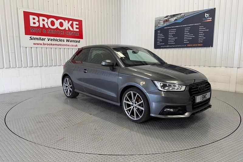 Usado Audi A1 Black Edition 2017 Cinzento Citadino