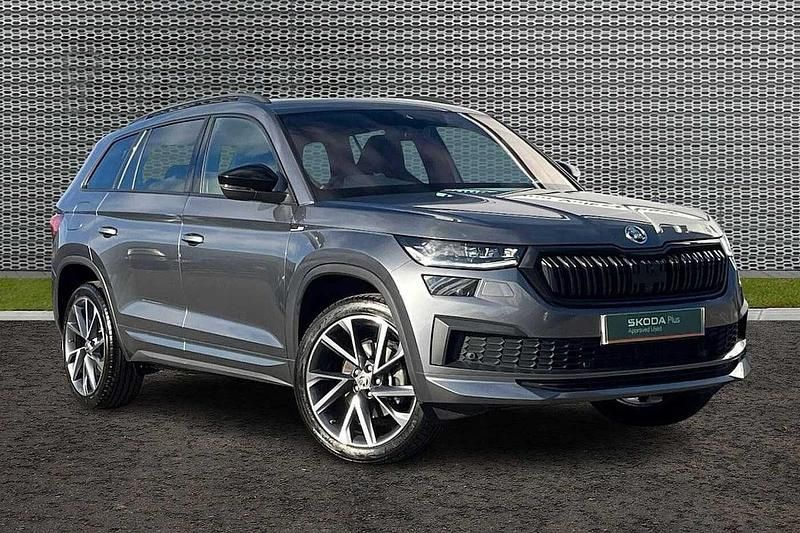 Graphite grey metallic Used 2022 Skoda Kodiaq SportLine SUV | £29,526 (Fair price) - Image 1/4
