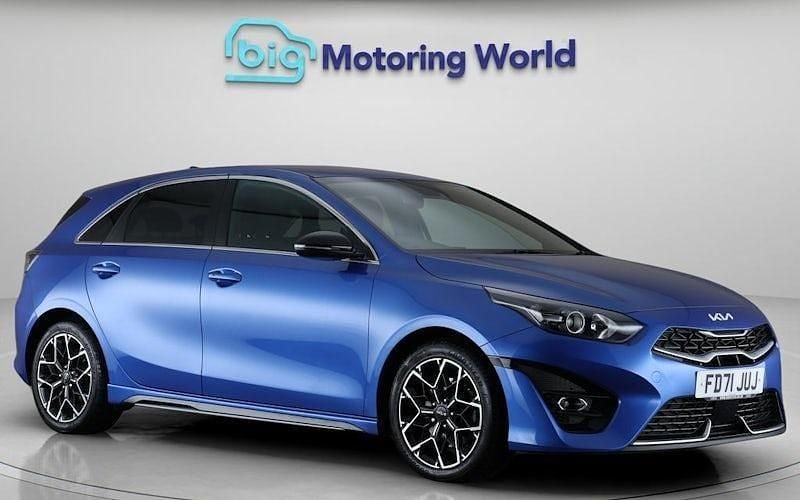 Used 2024 Kia Ceed GT-Line Hatchback | £14,100 (Good price) - Image 1/4