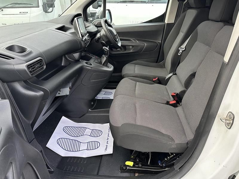Used Peugeot Partner 2020 White MPV