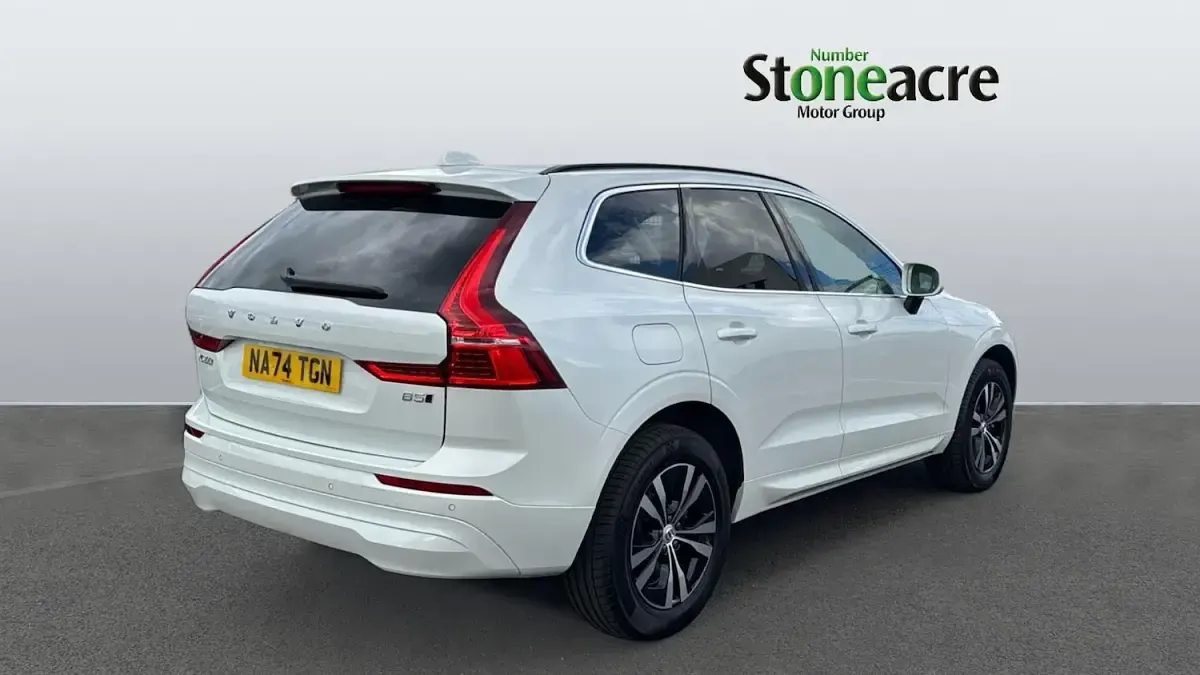 Used Volvo XC60 Core 250 HP (183 kW) 2024 White SUV