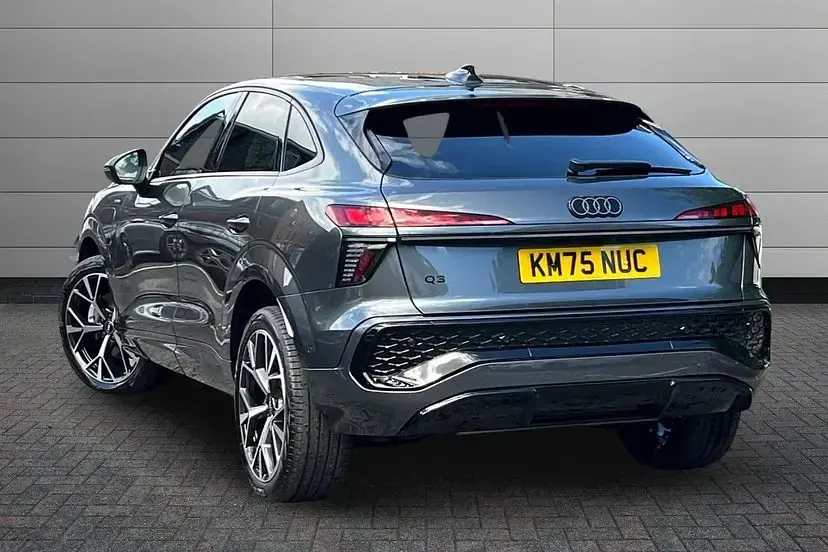 New Audi Q3 Sportback Comfort 268 HP (197 kW) 2025 Daytona grey SUV