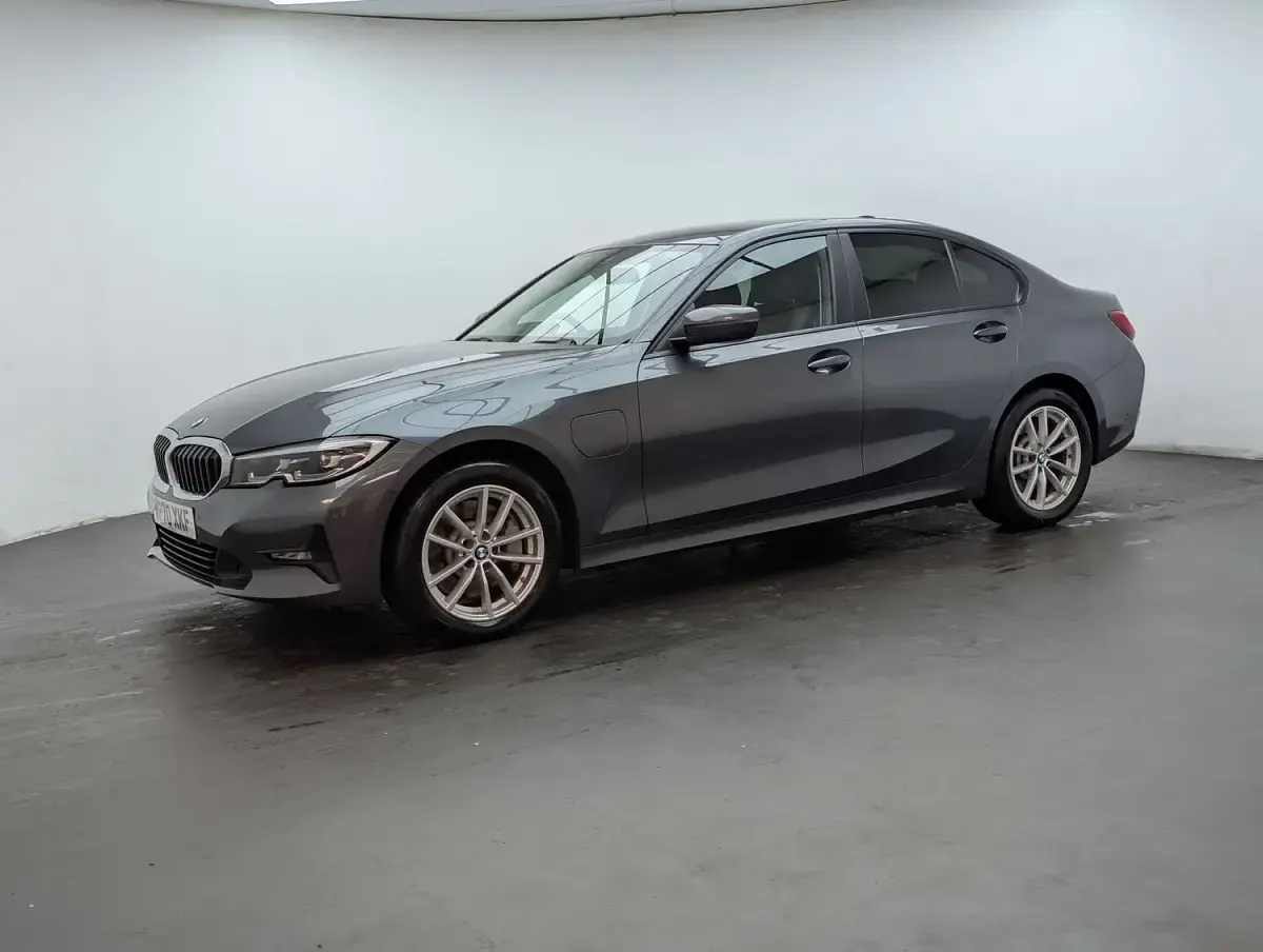 Used BMW 330e Luxury Line 292 HP (214 kW) 2020 Grey Sedan