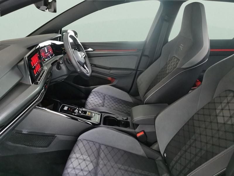 Second-hand VW Golf VIII R-line 150 CP (110 kW) 2023 Gri Hatchback