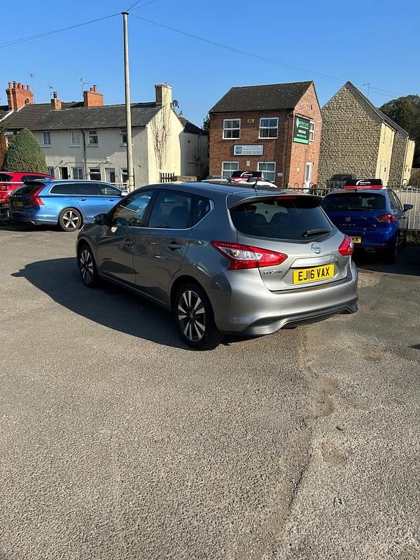 Używany Nissan Pulsar N-Connecta 2016 Szary Hatchback