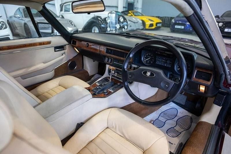 Used Jaguar XJS 217 HP (159 kW) 1987 Red Sedan