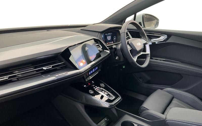 New Audi Q4 e-tron S-Line 150 kW (204 HP) 2026 SUV