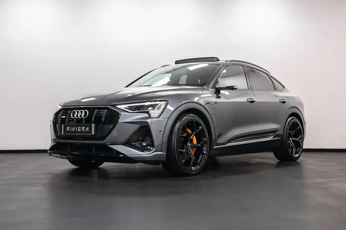 Begagnad Audi e-tron Sportback Advanced 300 kW (408 HK) 2021 Grå SUV