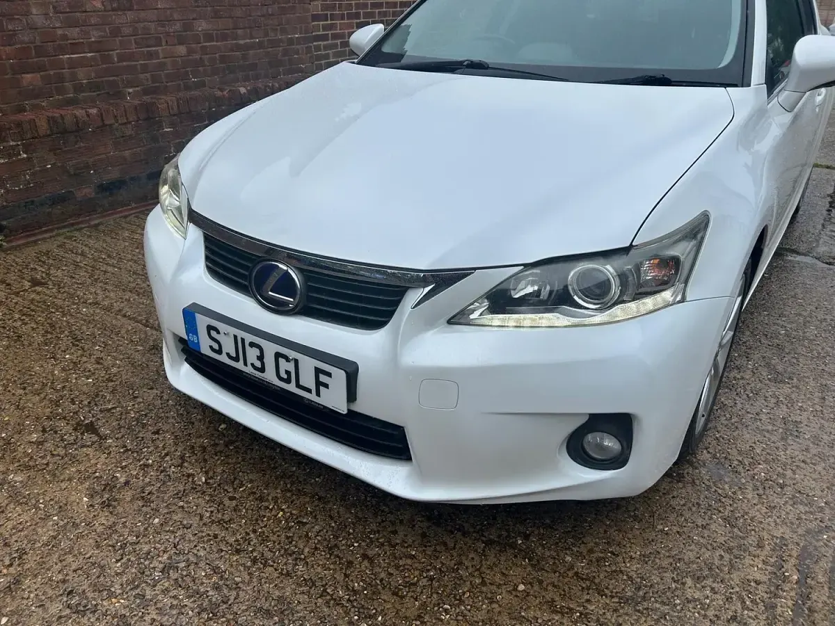 Used Lexus CT200h 2013 White Hatchback