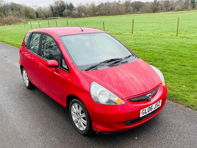 Begagnad Honda Jazz SE 2006 Röd Halvkombi