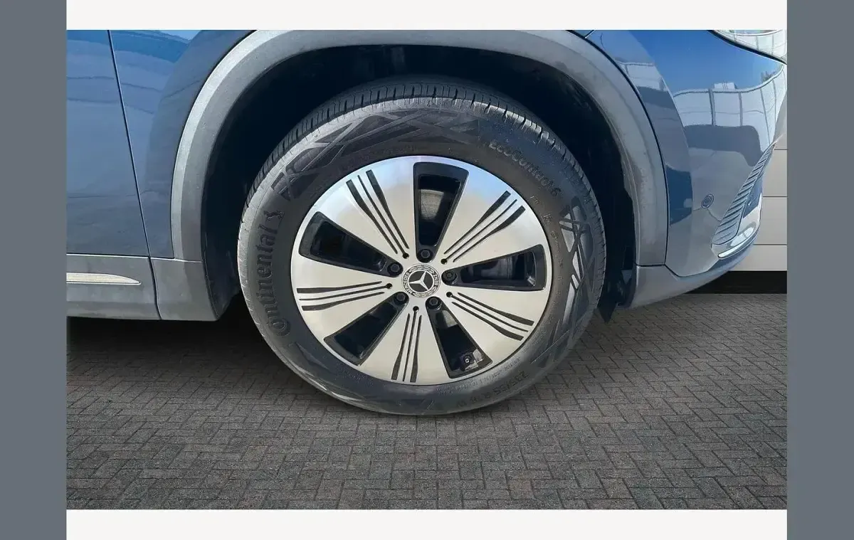 Begagnad Mercedes EQA250 139 kW (190 HK) 2022 Blå SUV