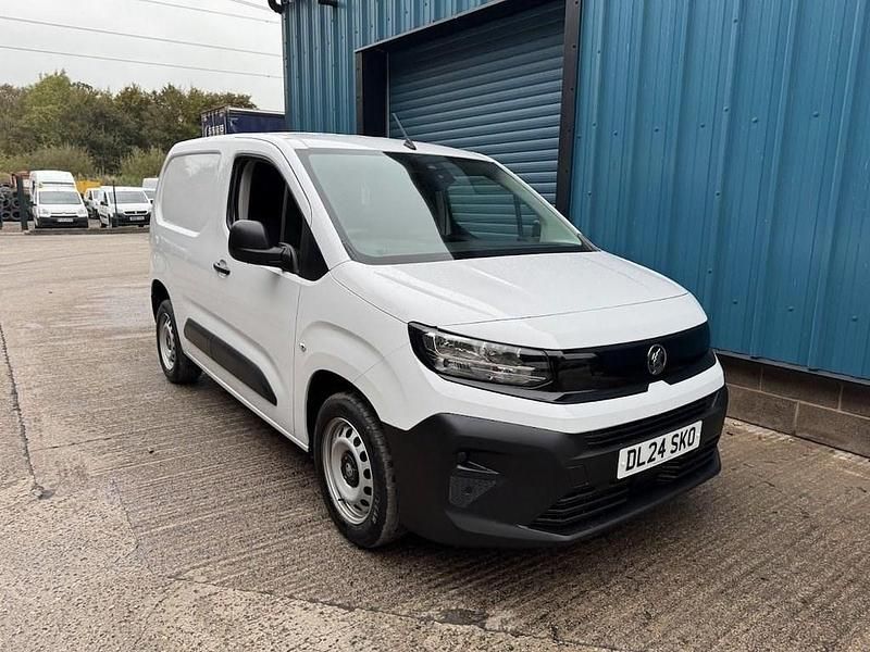 White Used 2024 Vauxhall Combo MPV | £13,495 (Fair price) - Image 1/4