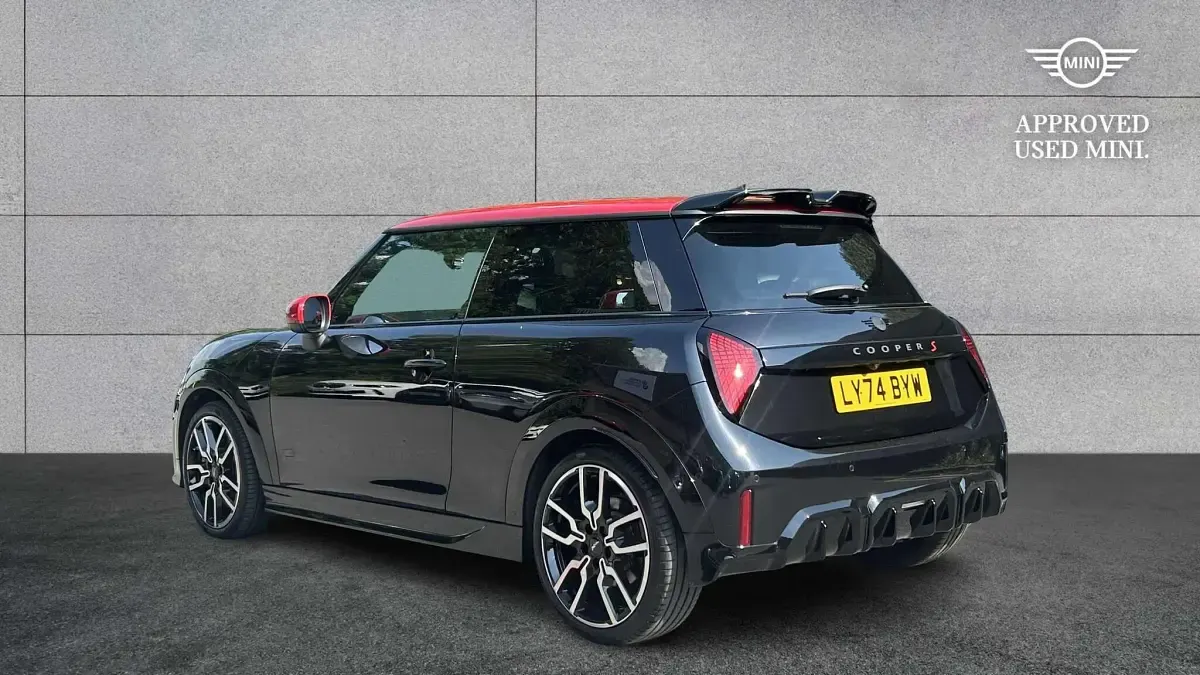 Used Mini Cooper S Hatch 201 HP (147 kW) 2024 Black Hatchback
