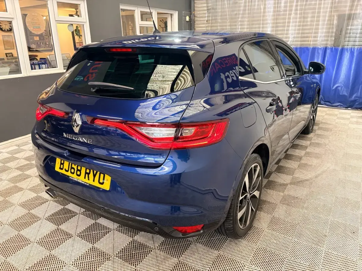 Używany Renault Mégane Iconic 2018 Niebieski Hatchback