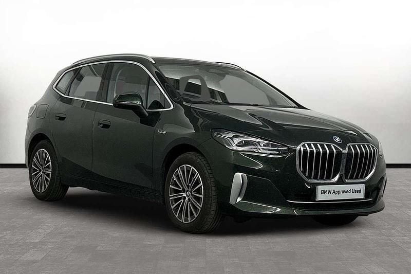 Green Used 2023 BMW 230 Luxury Line Estate | £25,400 (Good price) - Image 1/3