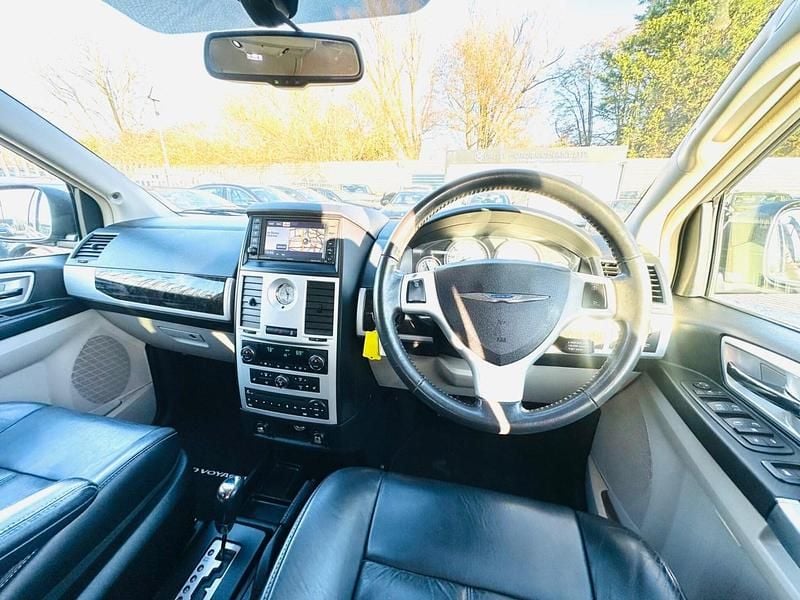 Used Chrysler Grand Voyager Limited 178 HP (130 kW) 2013 Grey MPV