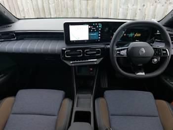 New Renault R5 Urban 88 kW (120 HP) 2025 Green Hatchback