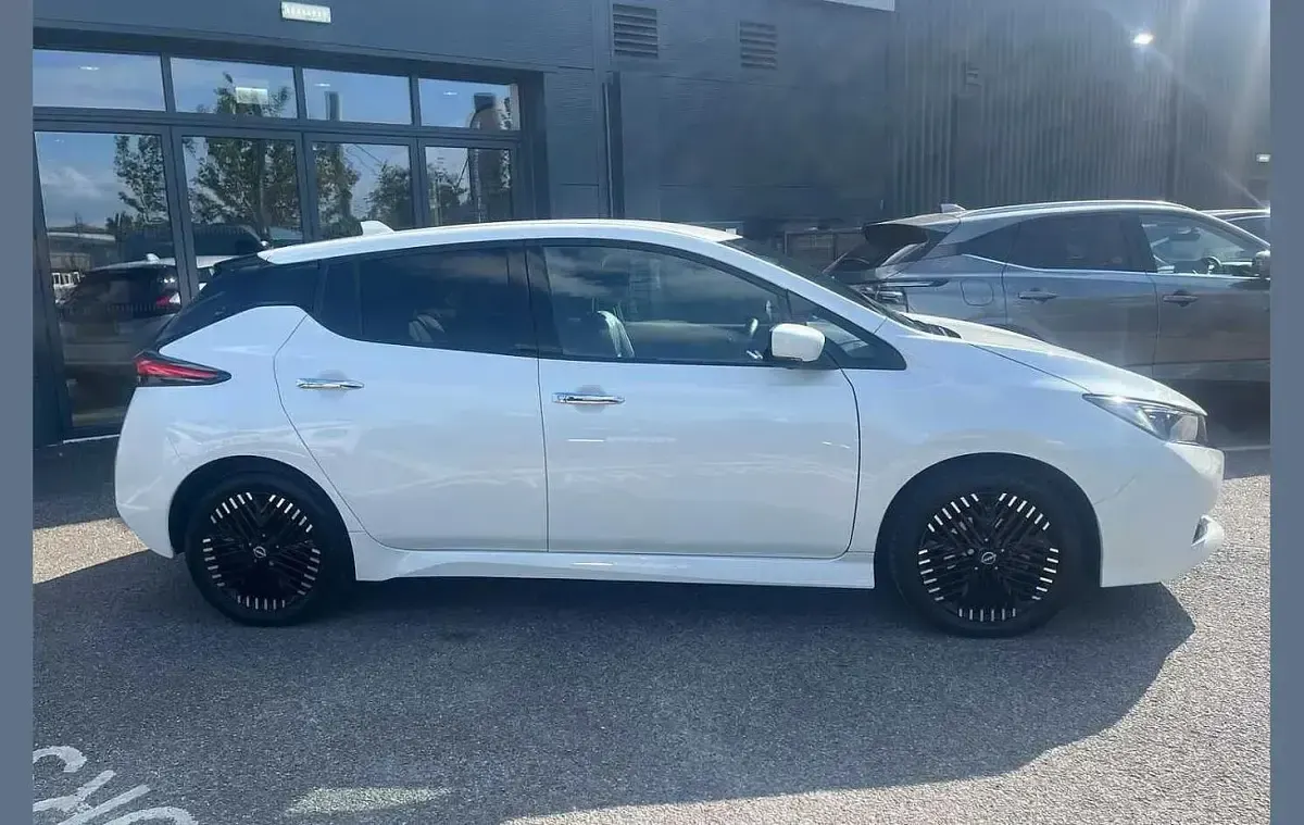 Used Nissan Leaf Tekna 108 kW (147 HP) 2023 White Hatchback