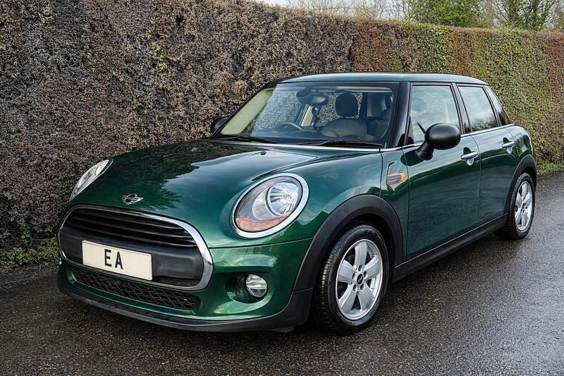 Used Mini ONE Hatch 102 HP (75 kW) 2017 Green Hatchback