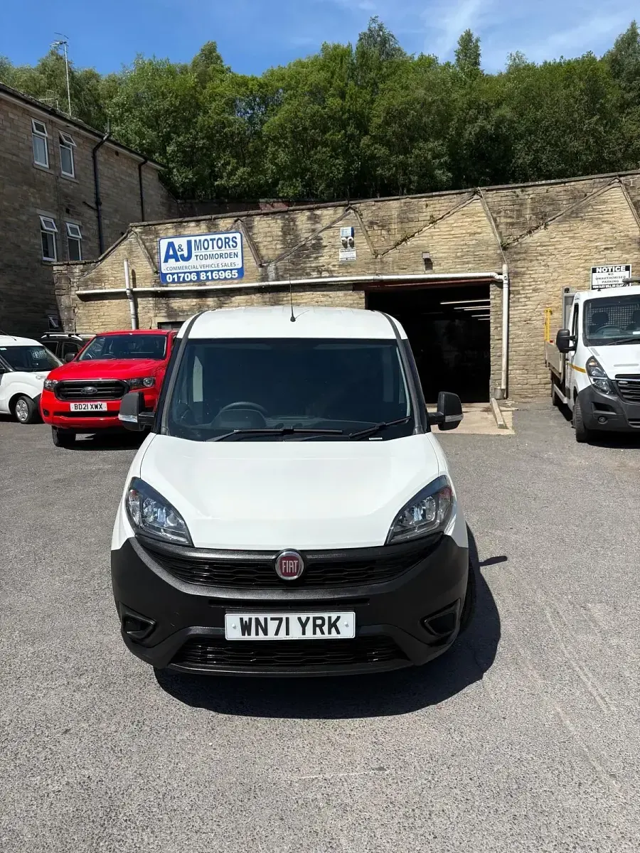 Used Fiat Doblò 2021 White MPV