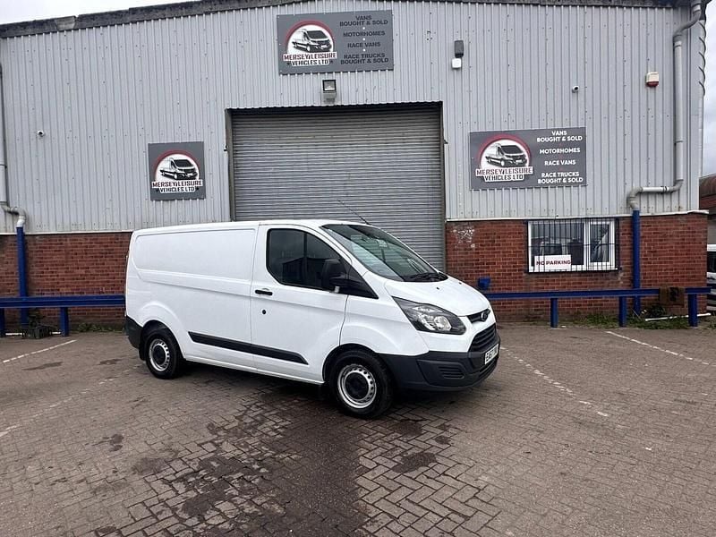 White Used 2017 Ford Transit Custom Van | £6,595 (A bit pricey) - Image 1/4