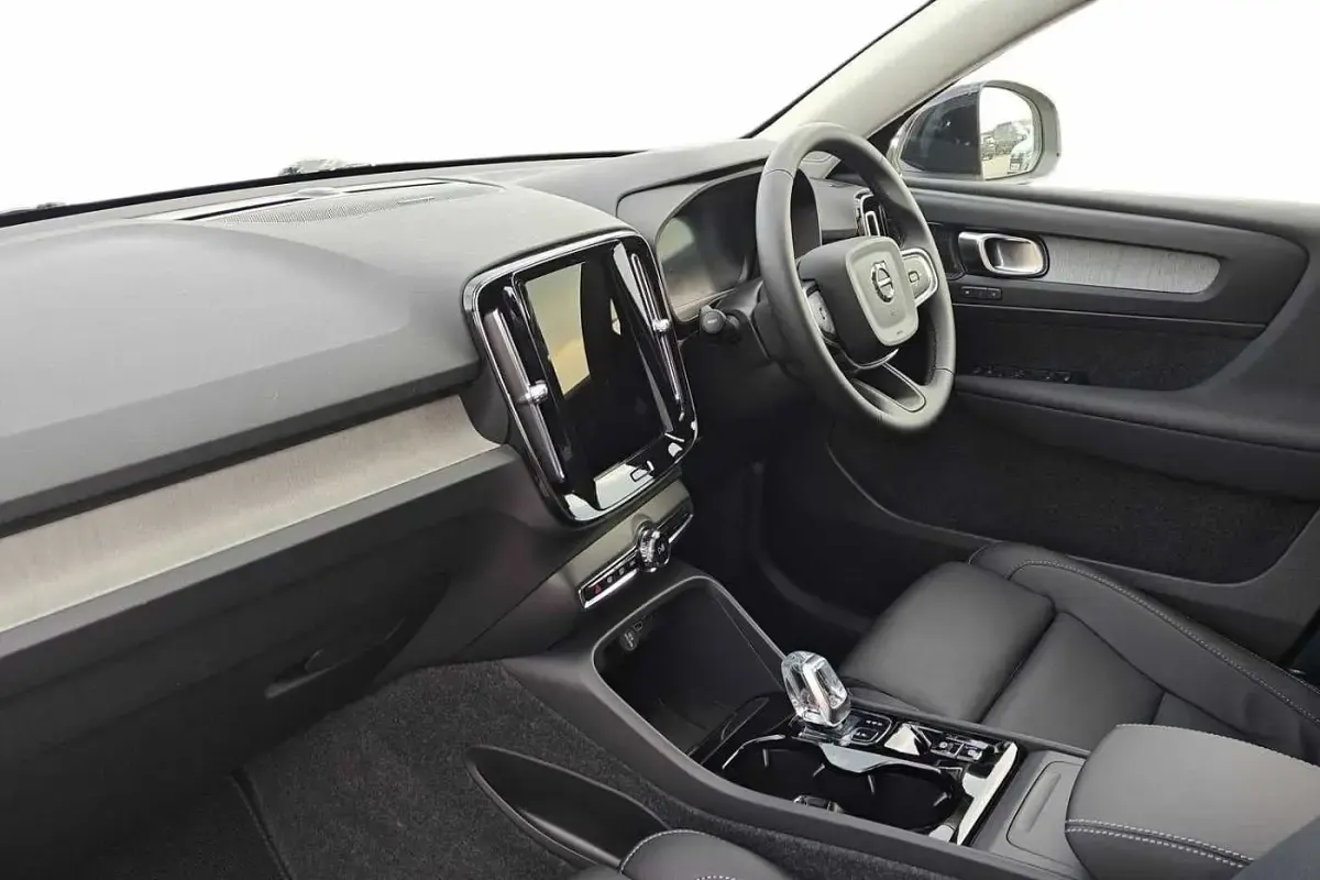 Used Volvo XC40 Ultra 194 HP (142 kW) 2025 White SUV