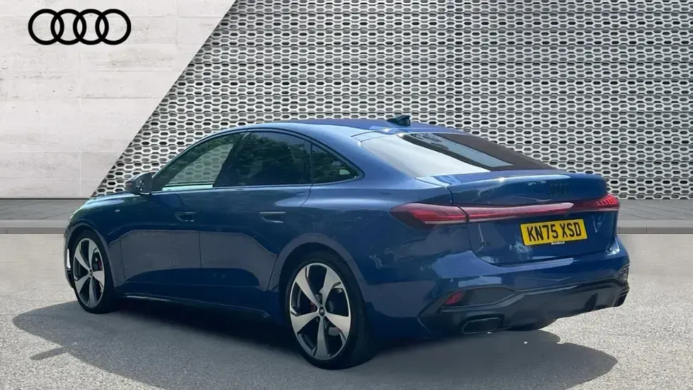 Used Audi A5 Sportback Advanced 204 HP (150 kW) 2025 Blue Hatchback
