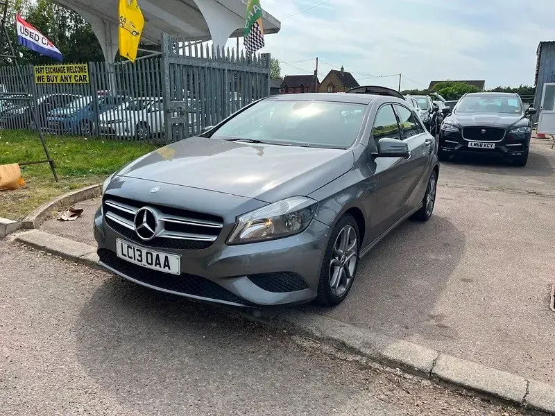 Używany Mercedes A200 2013 Szary Hatchback