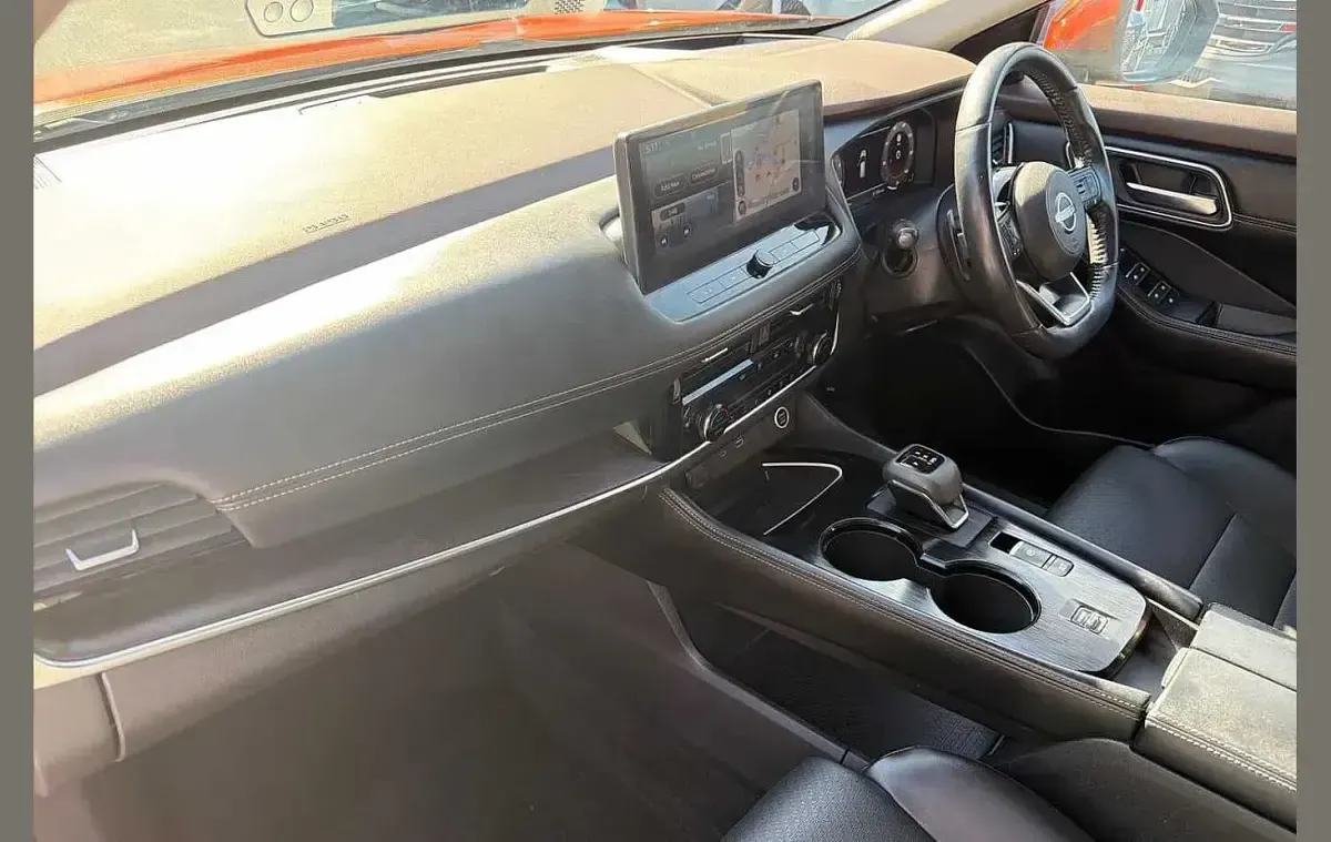 Used Nissan X-Trail Tekna 204 HP (150 kW) 2023 Orange SUV