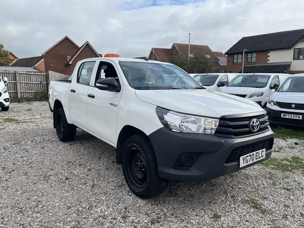 Używany Toyota HiLux Active 150 KM (110 kW) 2020 Biały Pickup