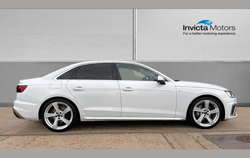 Used Audi A4 S-Line 204 HP (150 kW) 2022 White Sedan