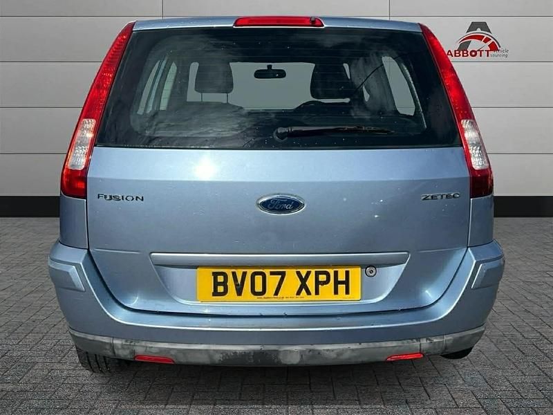 Used Ford Fusion Zetec 99 HP (72 kW) 2007 Blue Hatchback