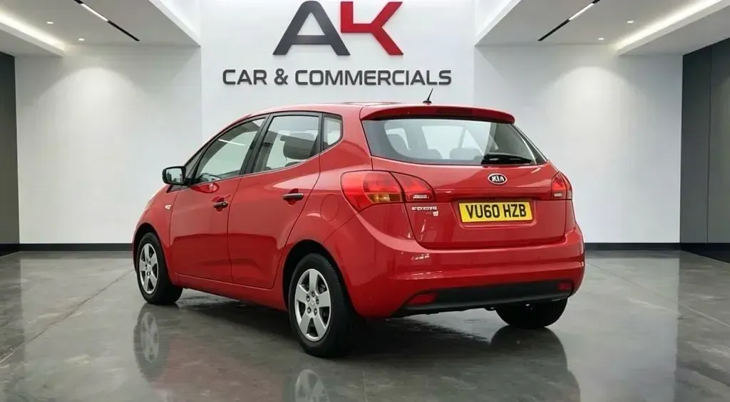 Used Kia Venga 89 HP (65 kW) 2010 Red Hatchback