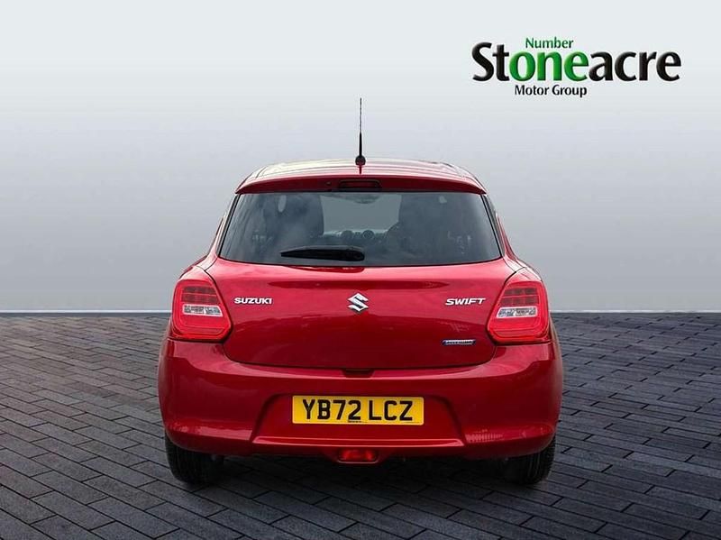 Begagnad Suzuki Swift SZ-L 83 HK (61 kW) 2023 Röd Halvkombi