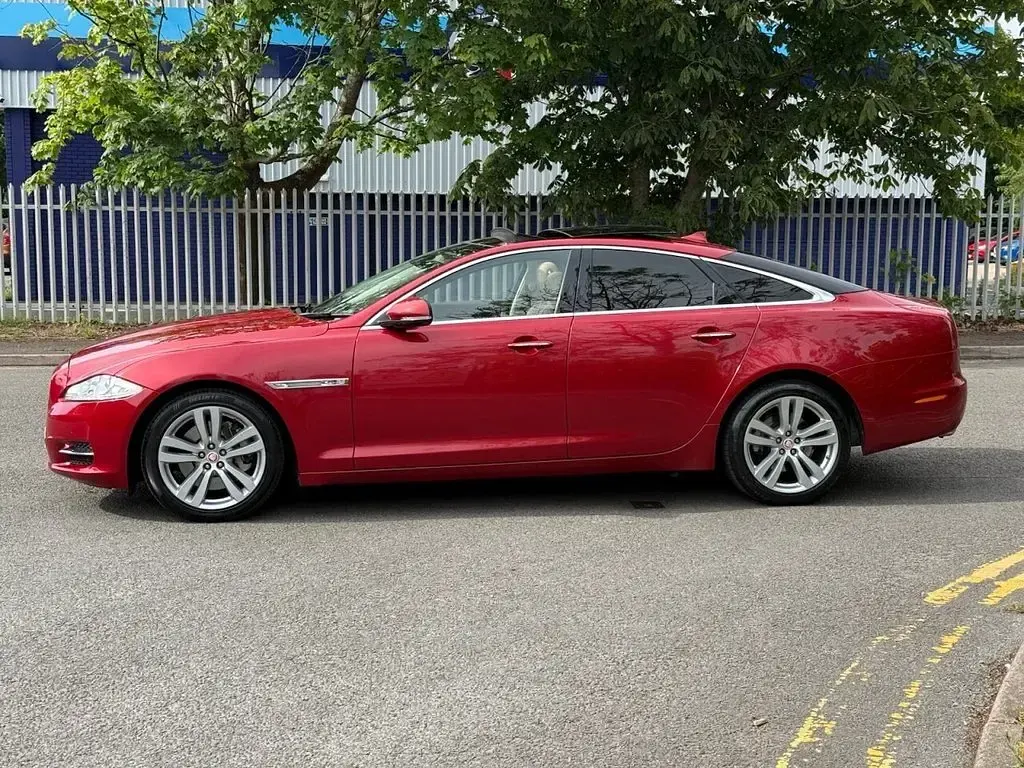 Used Jaguar XJ Premium Luxury 275 HP (202 kW) 2015 Red Sedan
