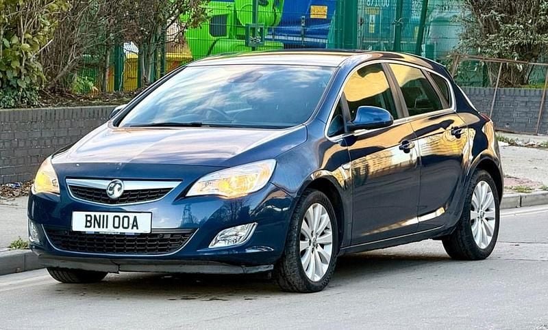 Used Vauxhall Astra 2011 Blue Hatchback
