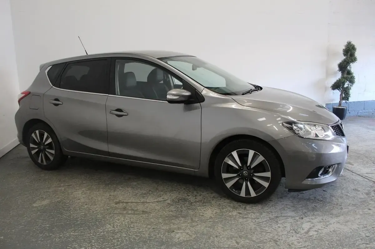 Used Nissan Pulsar N-Connecta 115 HP (84 kW) 2016 Grey Hatchback