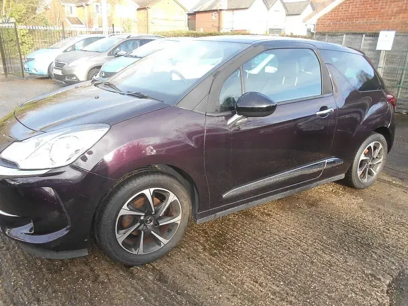 Used Citroën DS3 Elegance 2016 Purple Hatchback