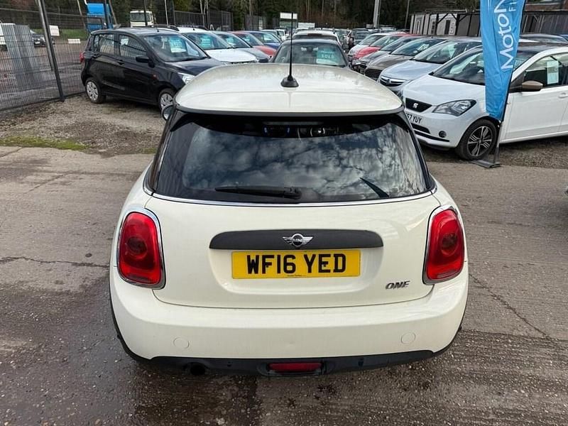 Used Mini ONE Hatch 102 HP (75 kW) 2016 White Hatchback