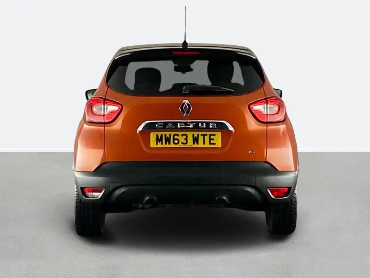 Used Renault Captur Dynamique 90 HP (66 kW) 2014 Orange/black SUV