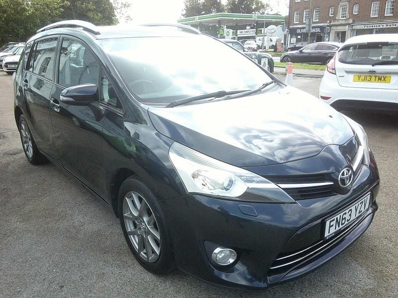 Used Toyota Verso 2013 Grey MPV