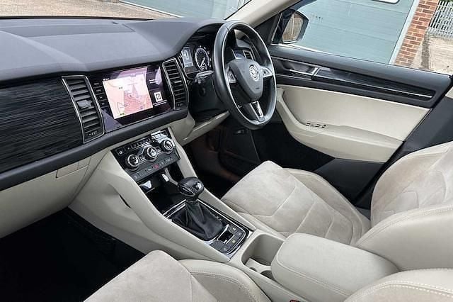 Black magic pearlescent Used 2017 Skoda Kodiaq SUV | £17,995 (Fair price) - Image 1/3
