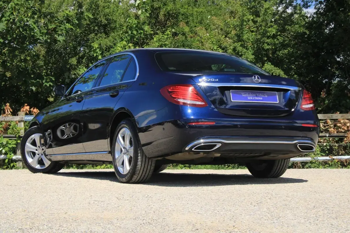Used Mercedes E220 SE 2016 Blue Sedan