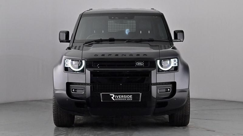 Used Land Rover Defender SE 249 HP (183 kW) 2023 Carpathian grey SUV
