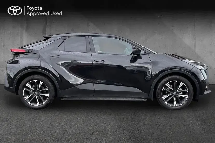 Used Toyota C-HR Design 140 HP (102 kW) 2026 Midnight teal SUV