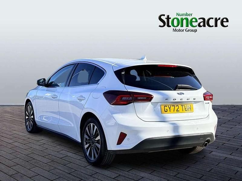 Used Ford Focus Titanium 155 HP (114 kW) 2022 White Hatchback